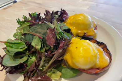 Le Petit Cafe signature dishes 2 Eggs on a Roll
Vegetable Omelet
Fresh Homemade Salmon Burger